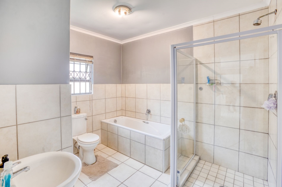 3 Bedroom Property for Sale in Nahoon Valley Park Eastern Cape